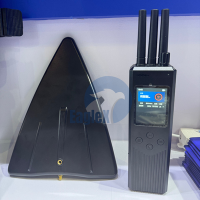 2.4GHz 5.8GHz Thiết bị phát hiện máy bay không người lái 2000m Máy dò máy bay không người lái cầm tay