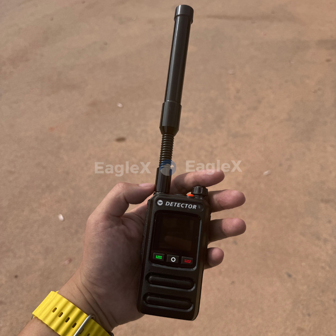 1500m-2000m Cảnh báo sớm Máy dò máy bay không người lái FPV cầm tay Phát hiện 800MHz 1500MHz 2400MHz 5800MHz 1